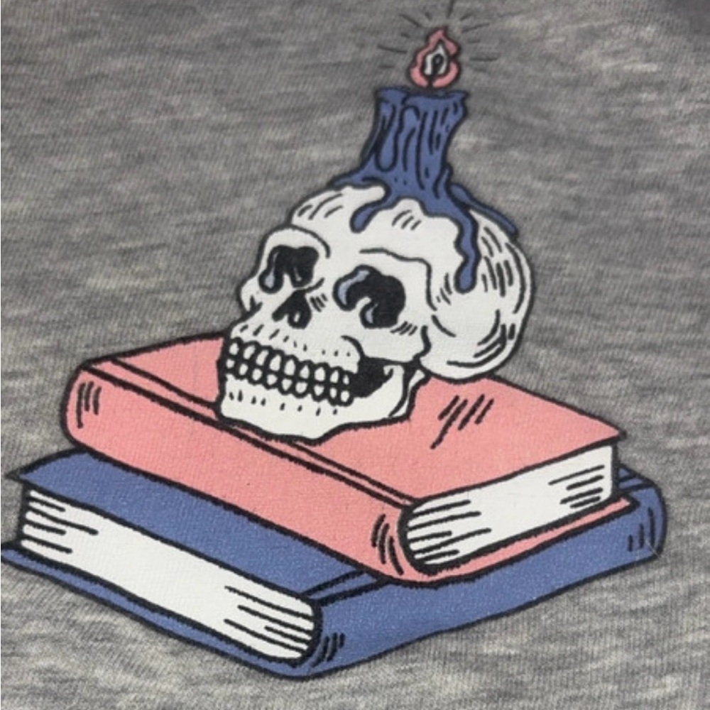Women’s ' Light Gray Skull & Books Short Sleeve distressed Tee - Picture 2 of 3